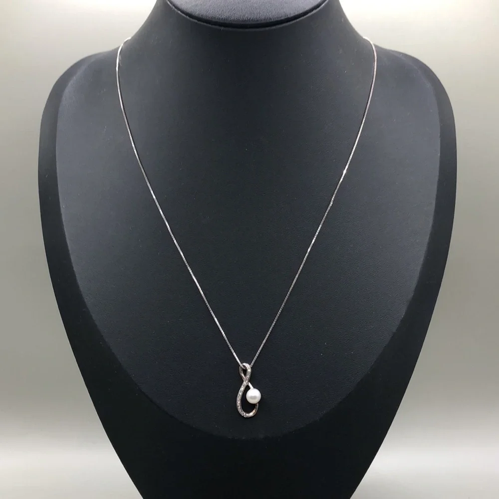 Infinity Sterling Silver 925 Necklace Single Freshwater Pearl Pendant with CZ